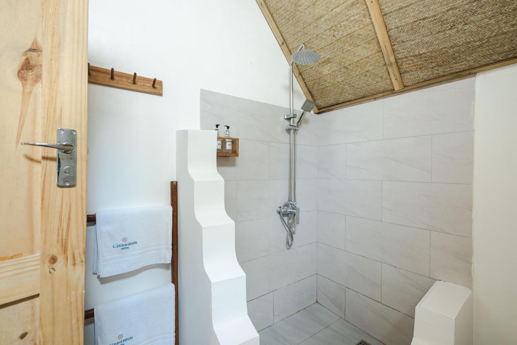 Cinnamon Hotel Джамбиани Екстериор снимка