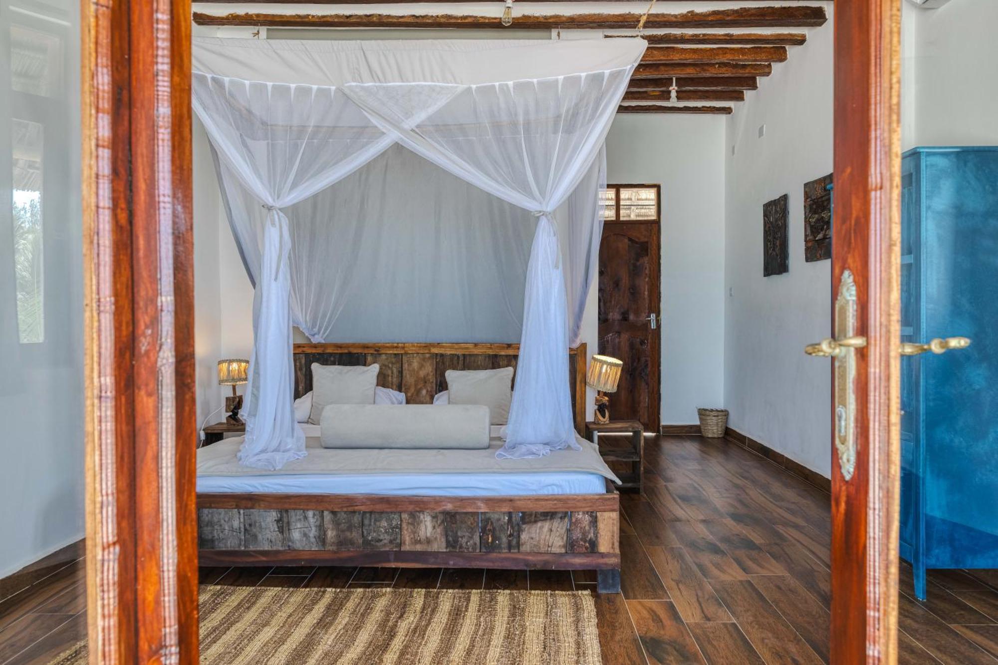 Cinnamon Hotel Джамбиани Екстериор снимка